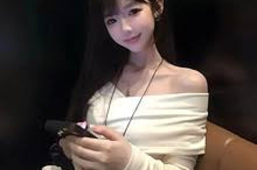 网红司晓迪直播骂白鹿“素颜普通、媚男看不起人”！评论区翻车连闺蜜都拆台蹭热度翻车最快的一次