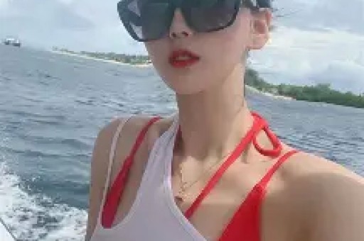 娱乐圈24小时连环瓜：闺蜜开撕、顶流塌房网友直呼吃撑了！